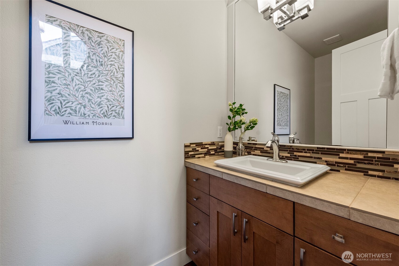 452 233rd Place Property Photo 13