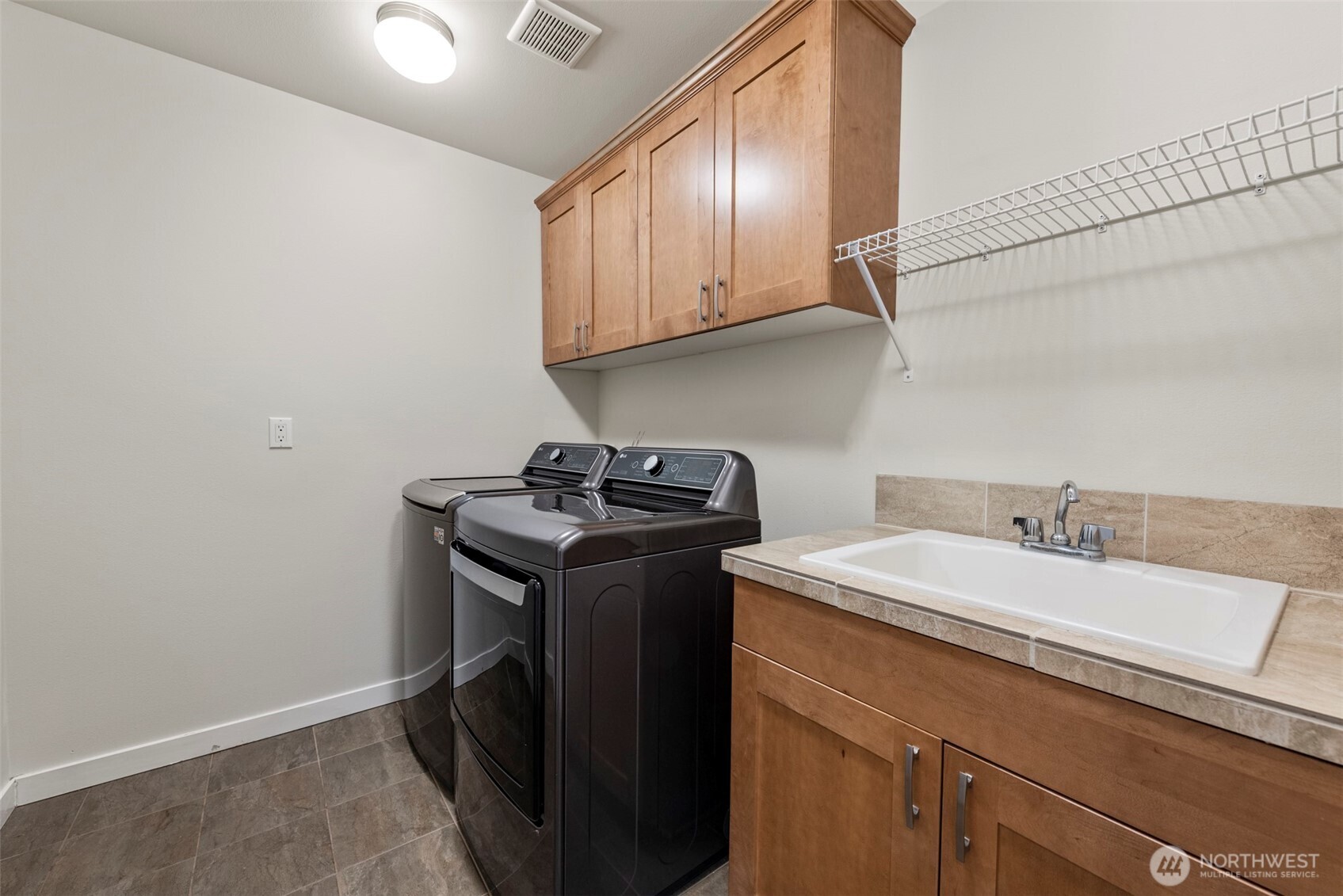 452 233rd Place Property Photo 27