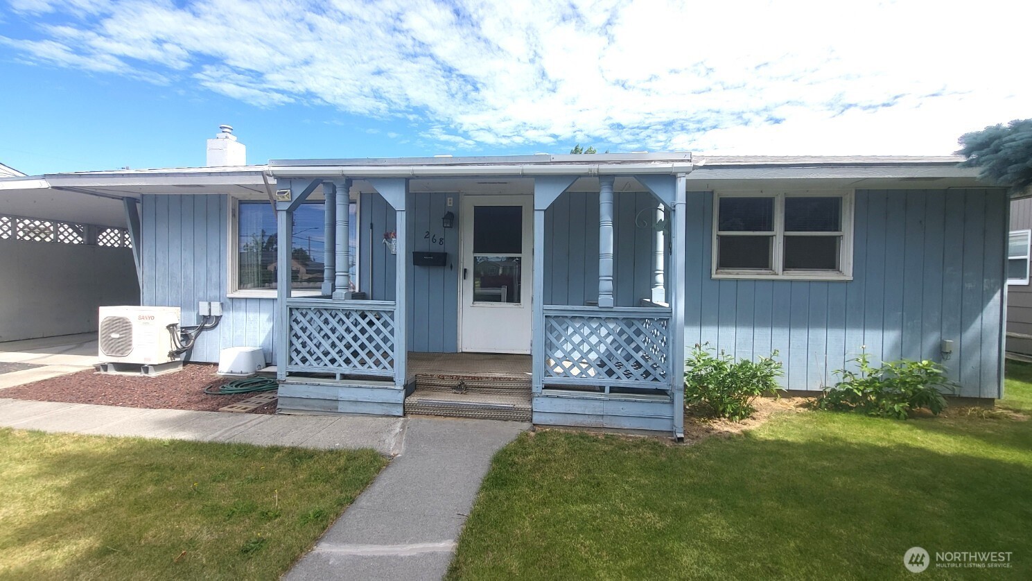 268 Park Pl Property Photo 2