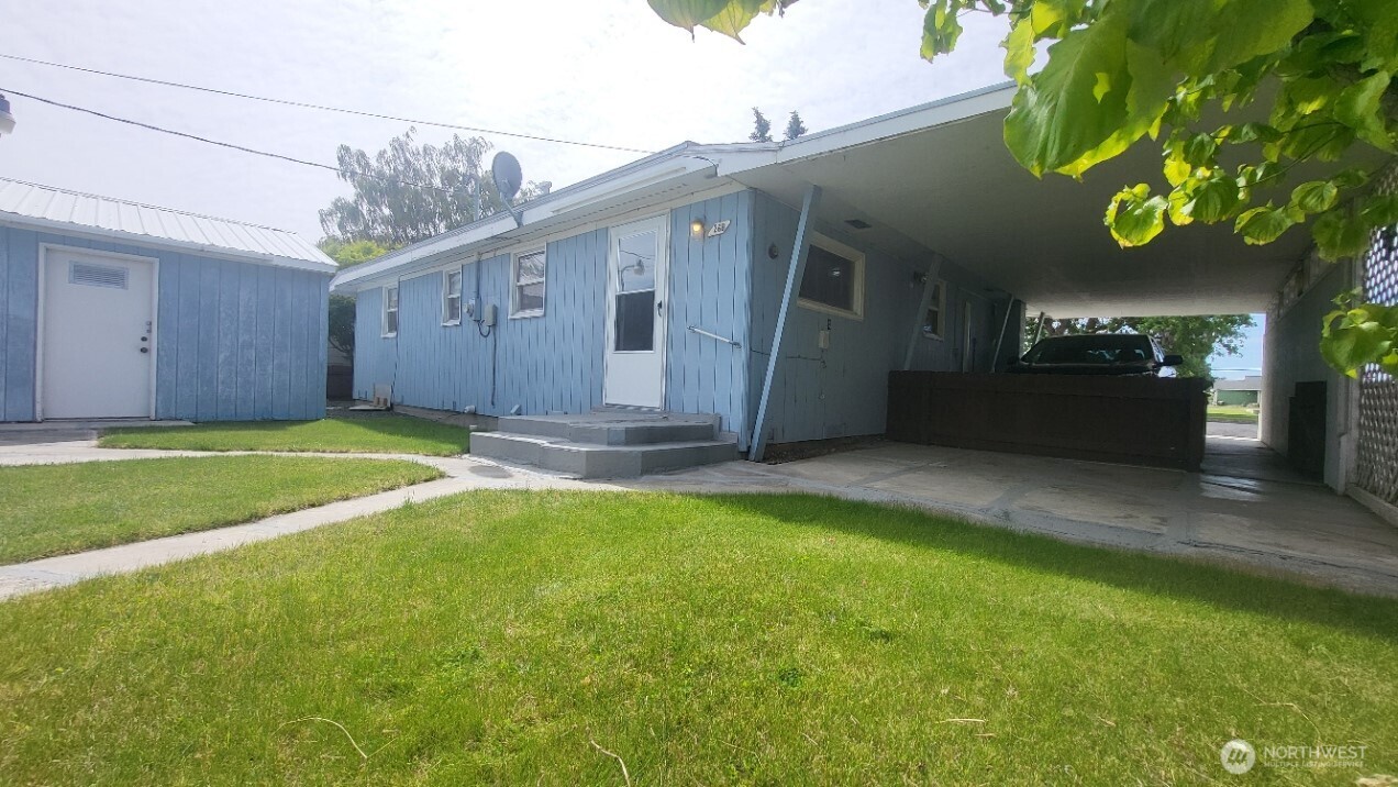 268 Park Pl Property Photo 7
