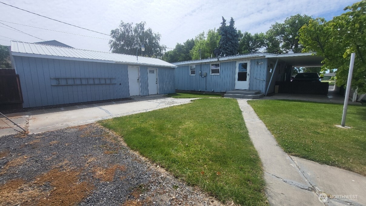 268 Park Pl Property Photo 8