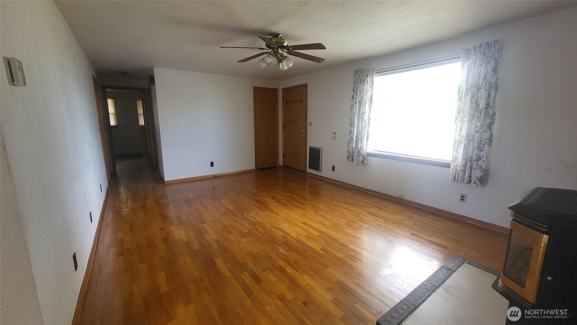 268 Park Pl Property Photo 12