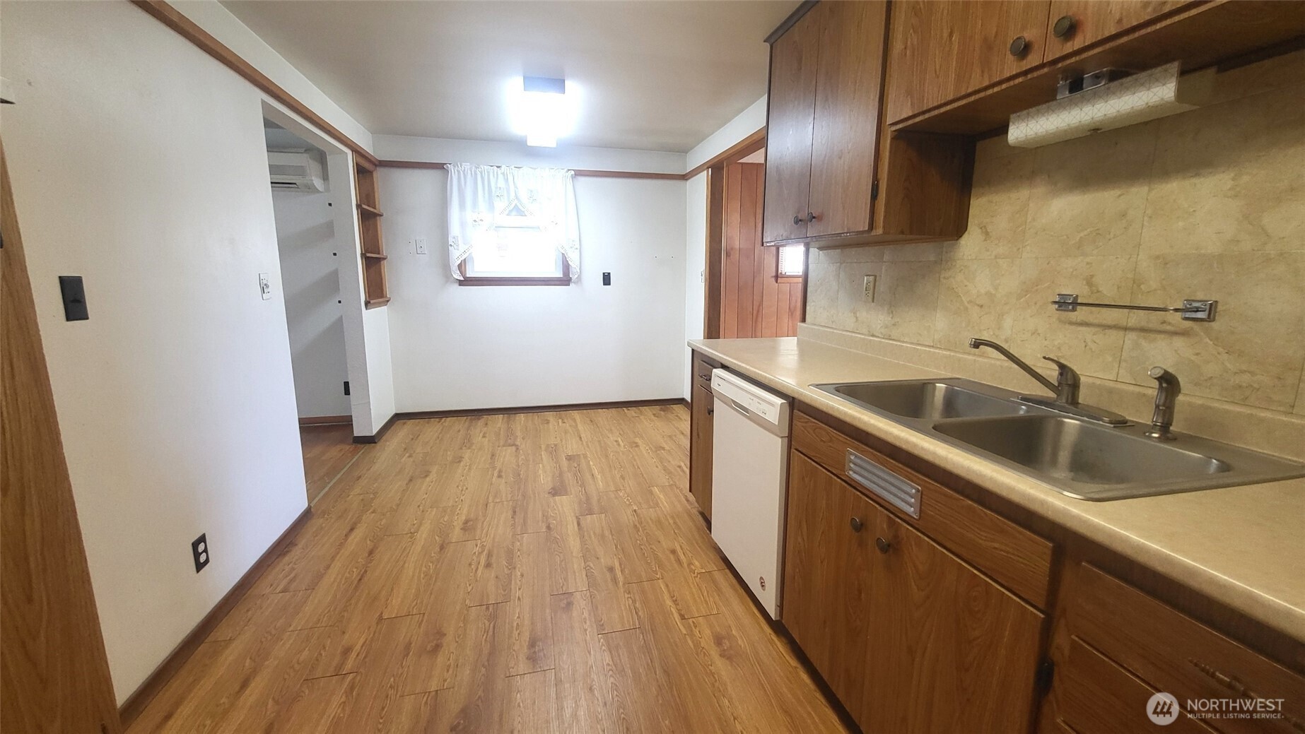 268 Park Pl Property Photo 15
