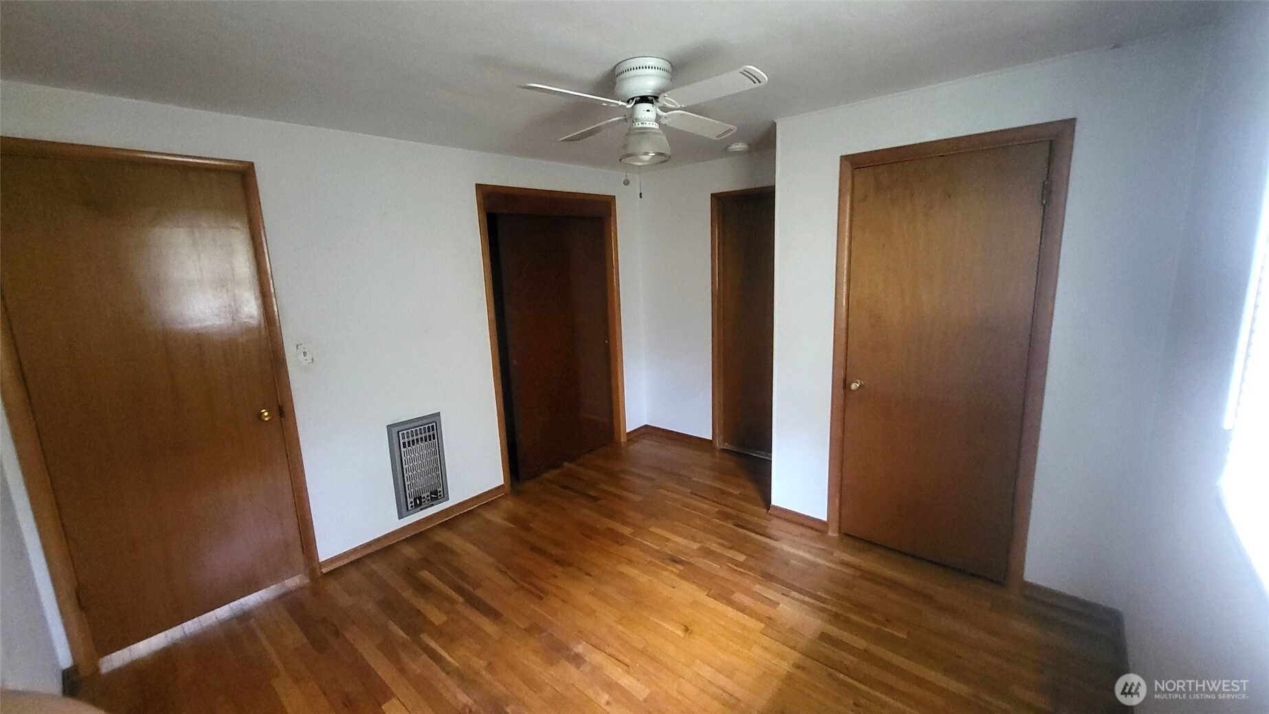 268 Park Pl Property Photo 24