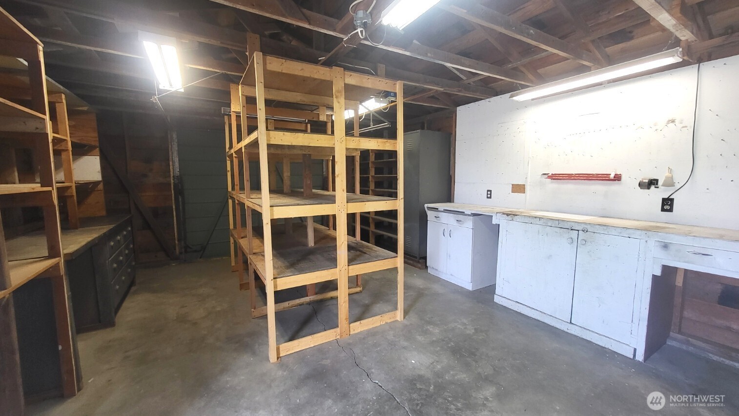 268 Park Pl Property Photo 29
