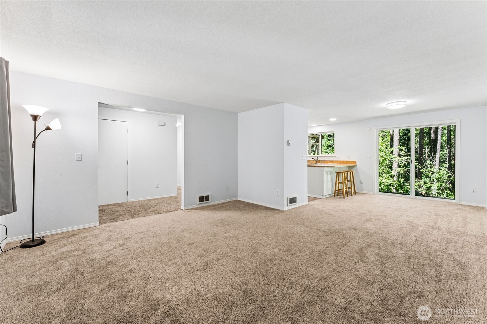 22518 Bluewater Drive Property Photo 5