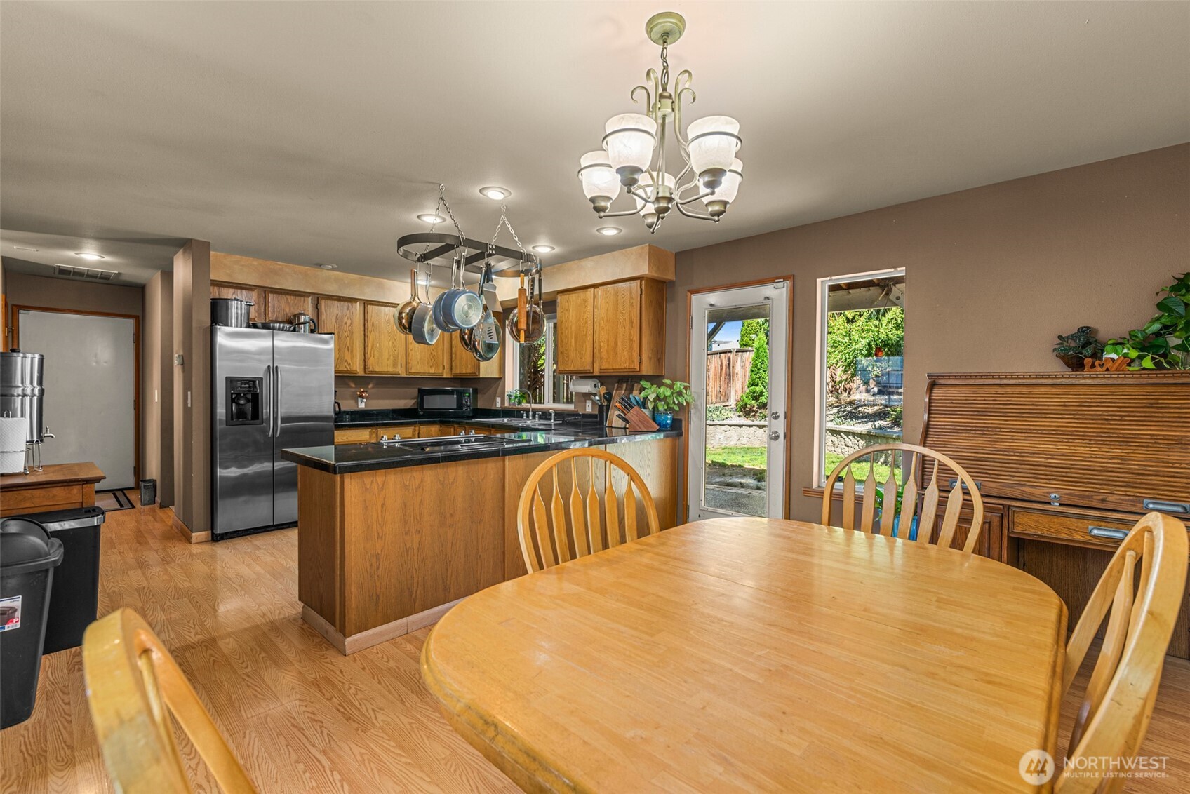 121 Manhattan Square Property Photo 6