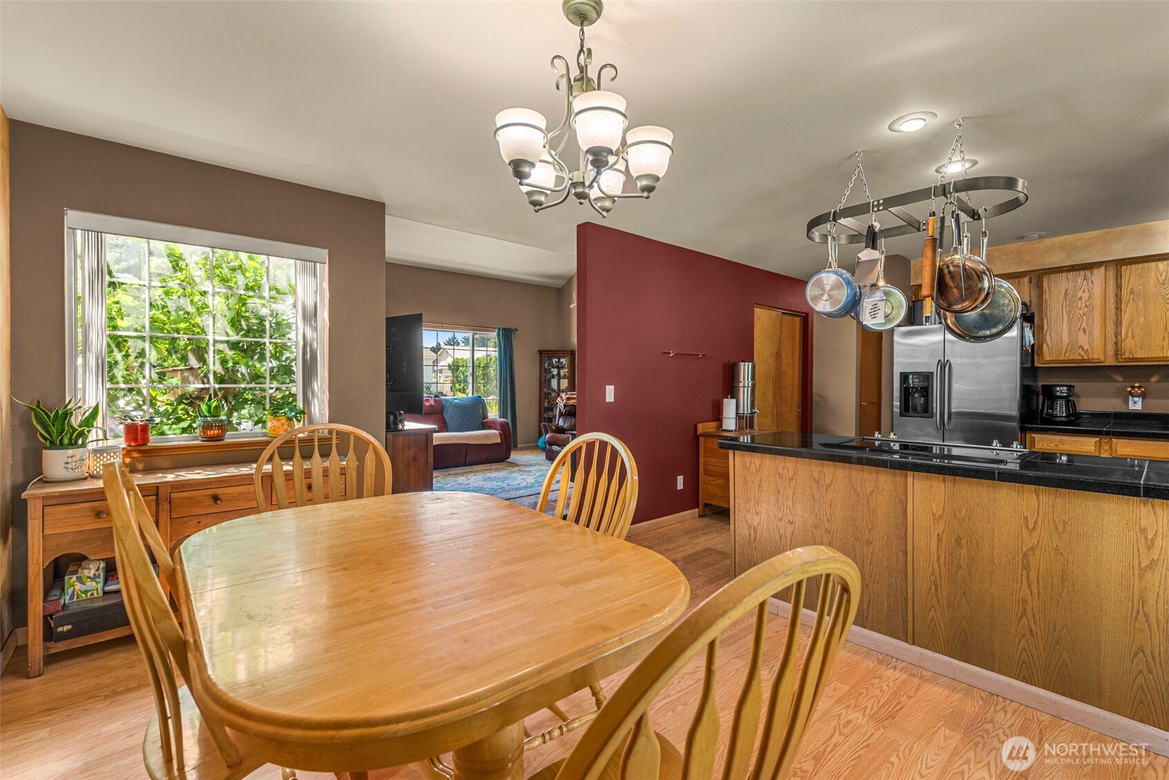 121 Manhattan Square Property Photo 7