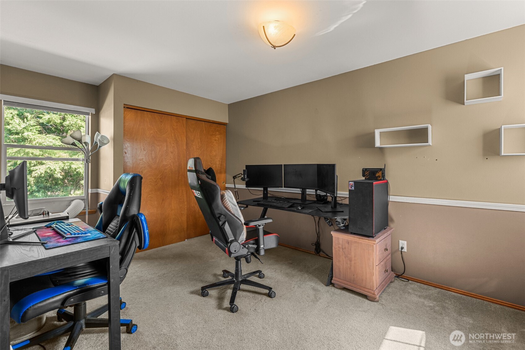 121 Manhattan Square Property Photo 21