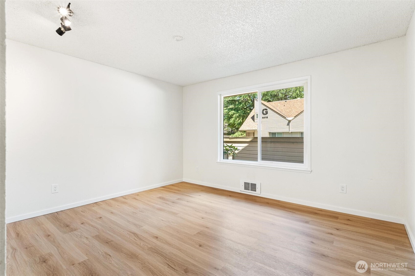 4415 145th Avenue H6 Property Photo 18