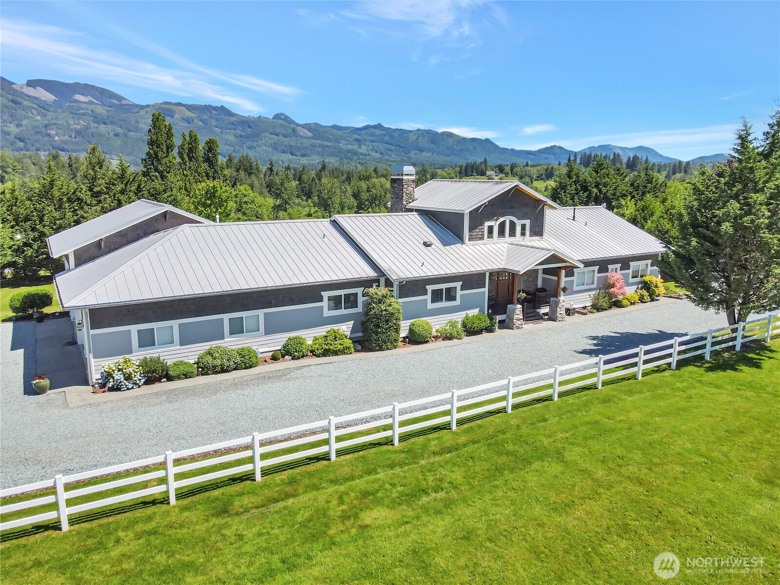 15892 Larson Lane Property Photo 1