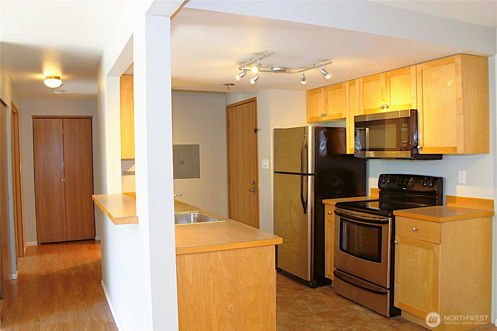 1522 Ne 175th Street 200 Property Photo 4