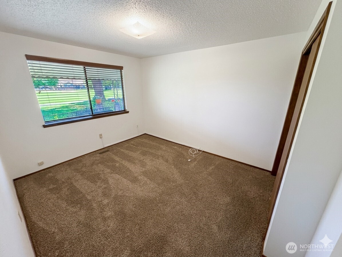 5203 65th Avenue Property Photo 27