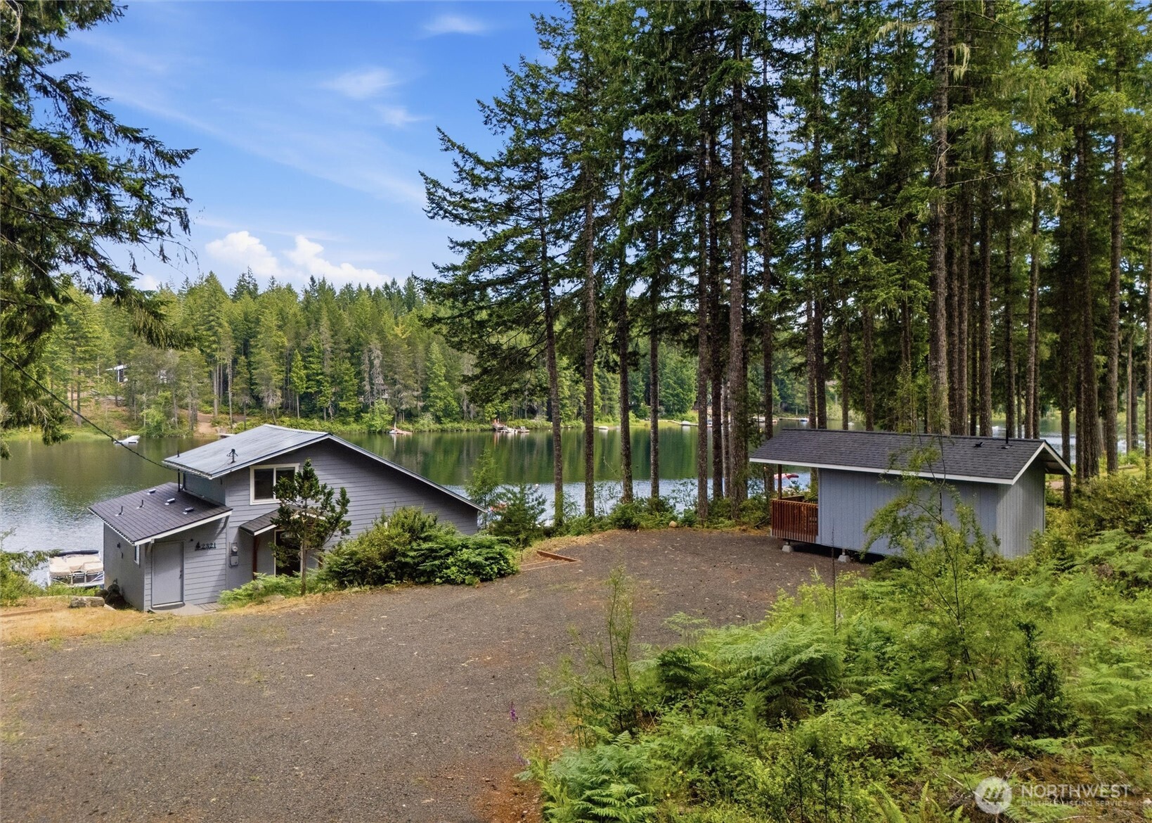 2321 Ne Tee Lake Road Property Photo 6