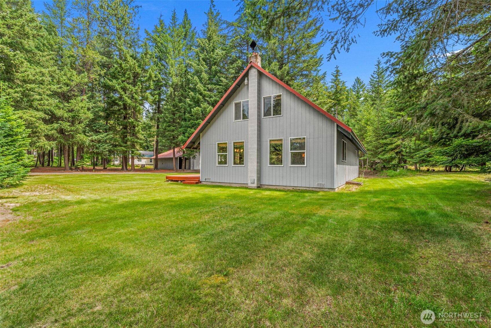 2605 Larch Drive Property Photo 7