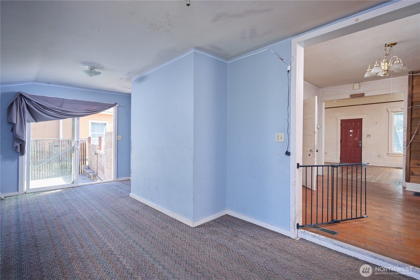 303 E Oak Street Property Photo 13