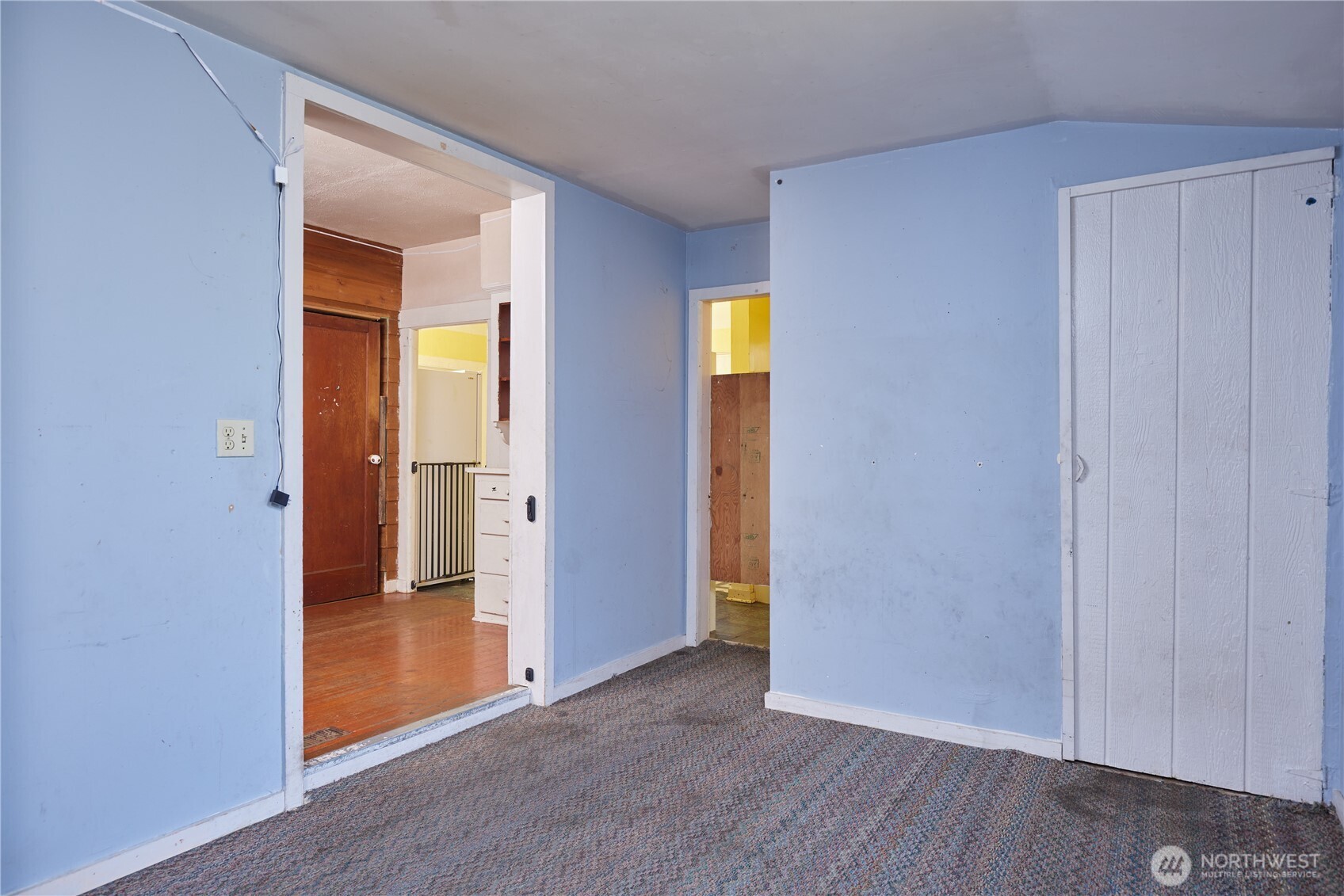 303 E Oak Street Property Photo 14