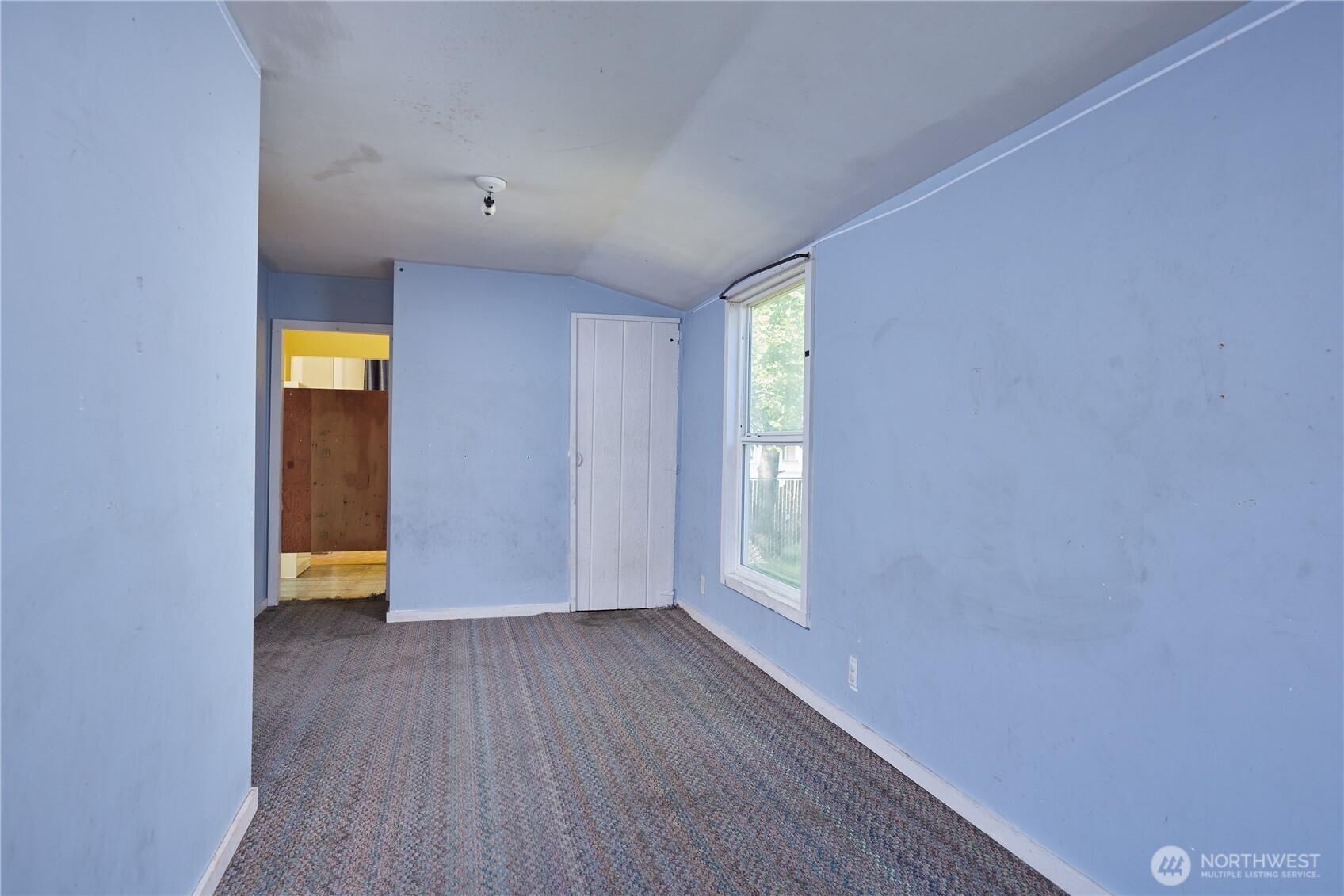 303 E Oak Street Property Photo 15
