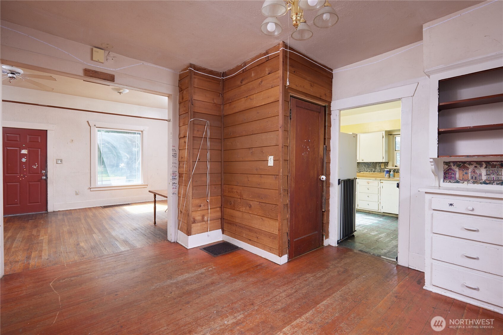303 E Oak Street Property Photo 17