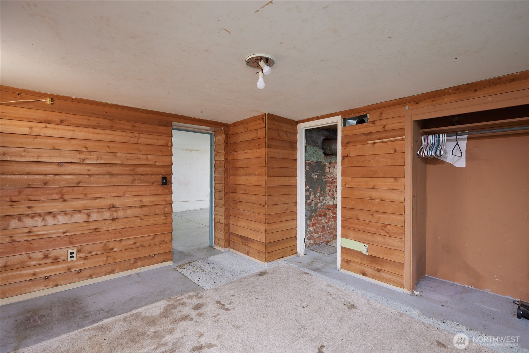 303 E Oak Street Property Photo 18