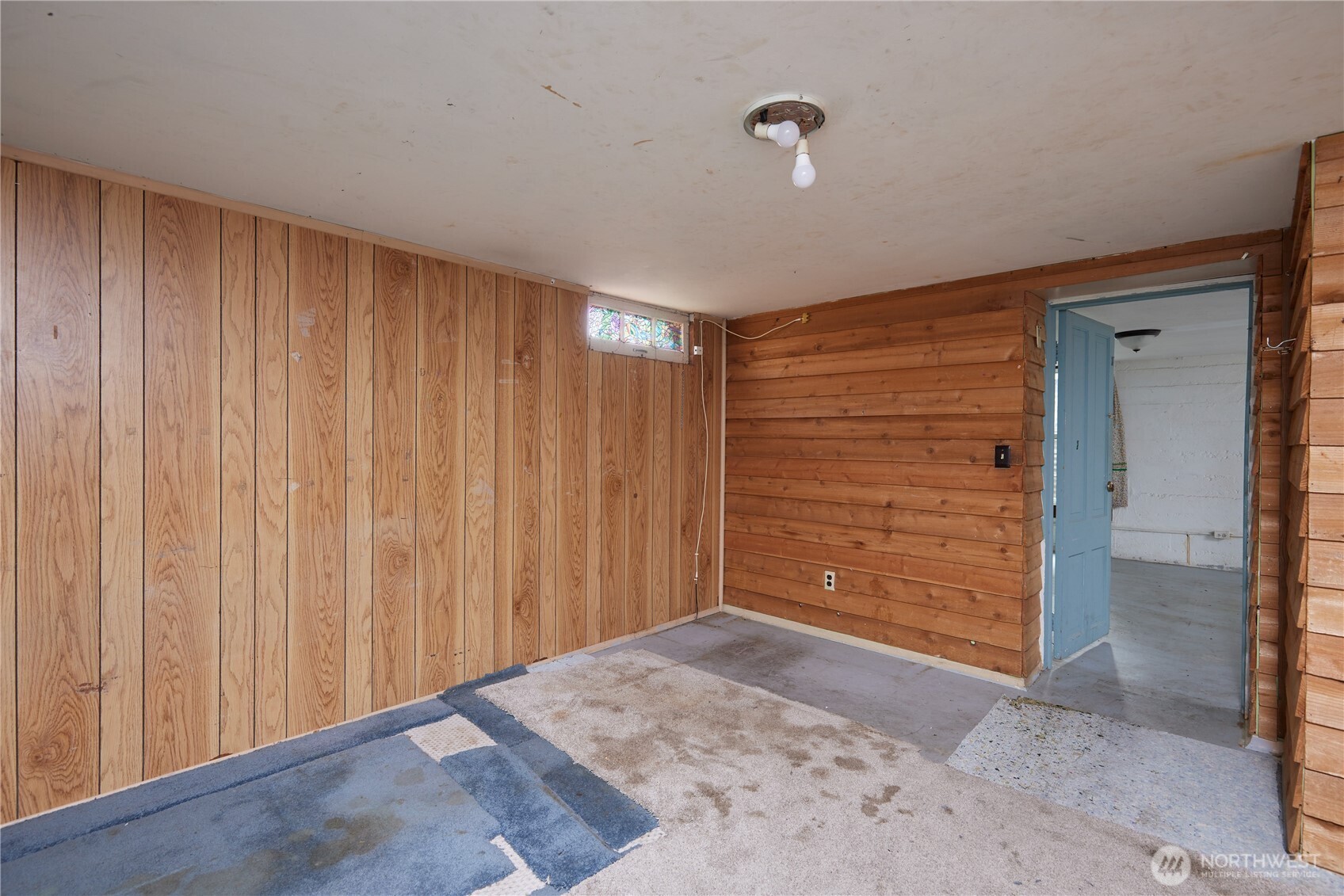 303 E Oak Street Property Photo 19