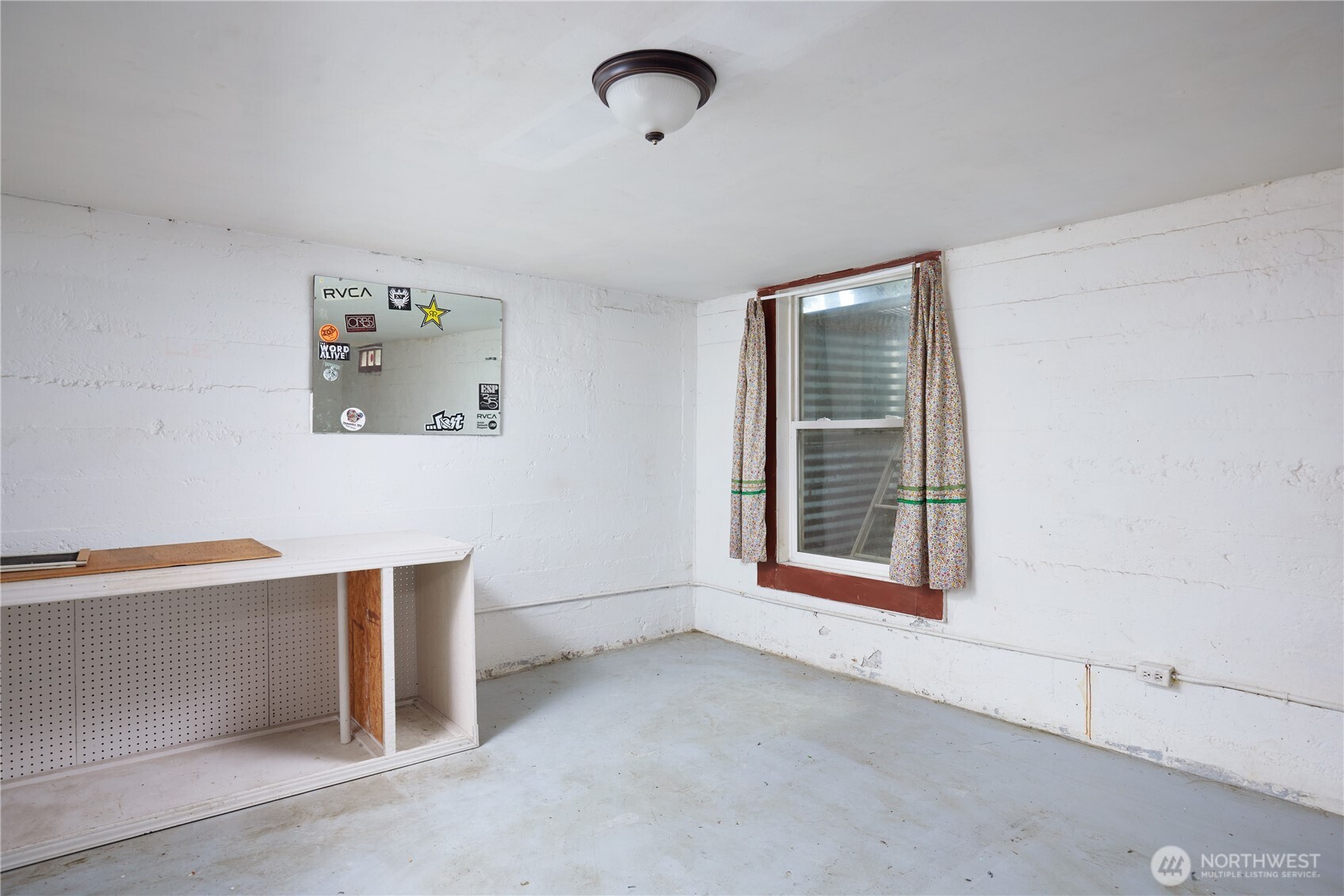303 E Oak Street Property Photo 22