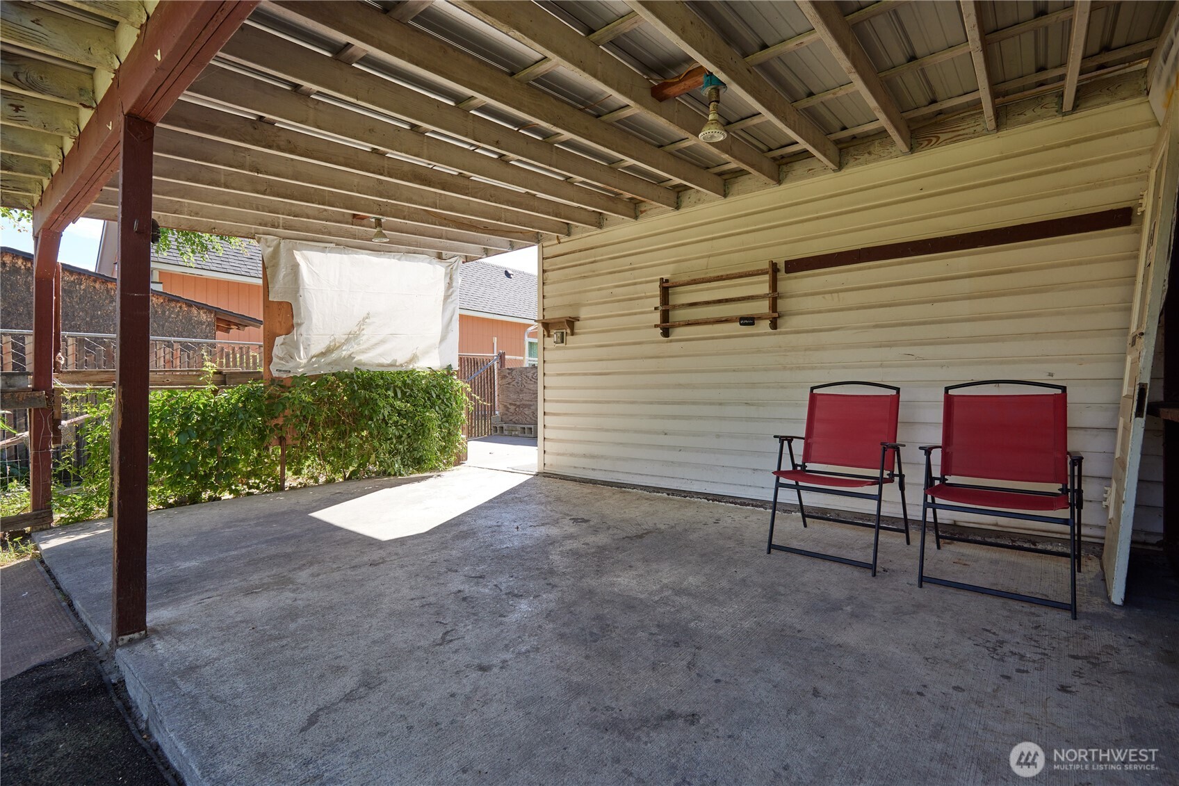 303 E Oak Street Property Photo 26