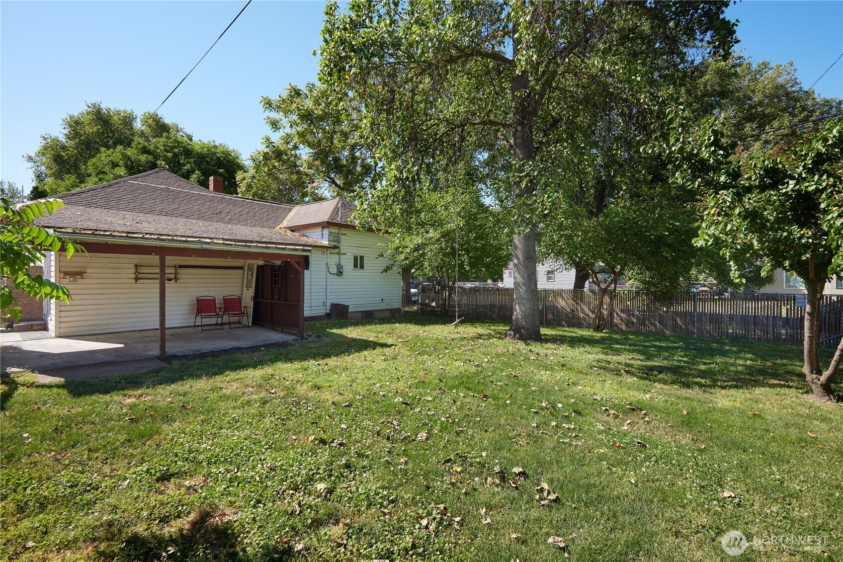 303 E Oak Street Property Photo 27