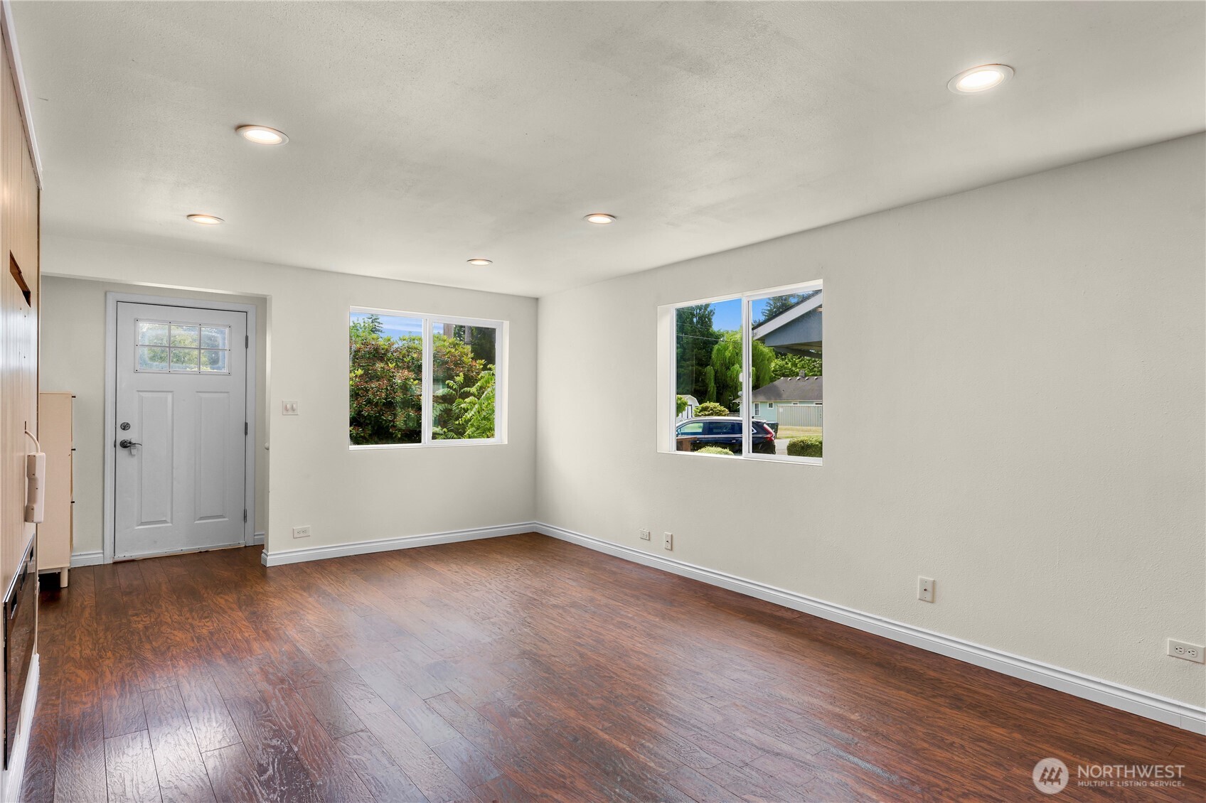314 Central Street Property Photo 8