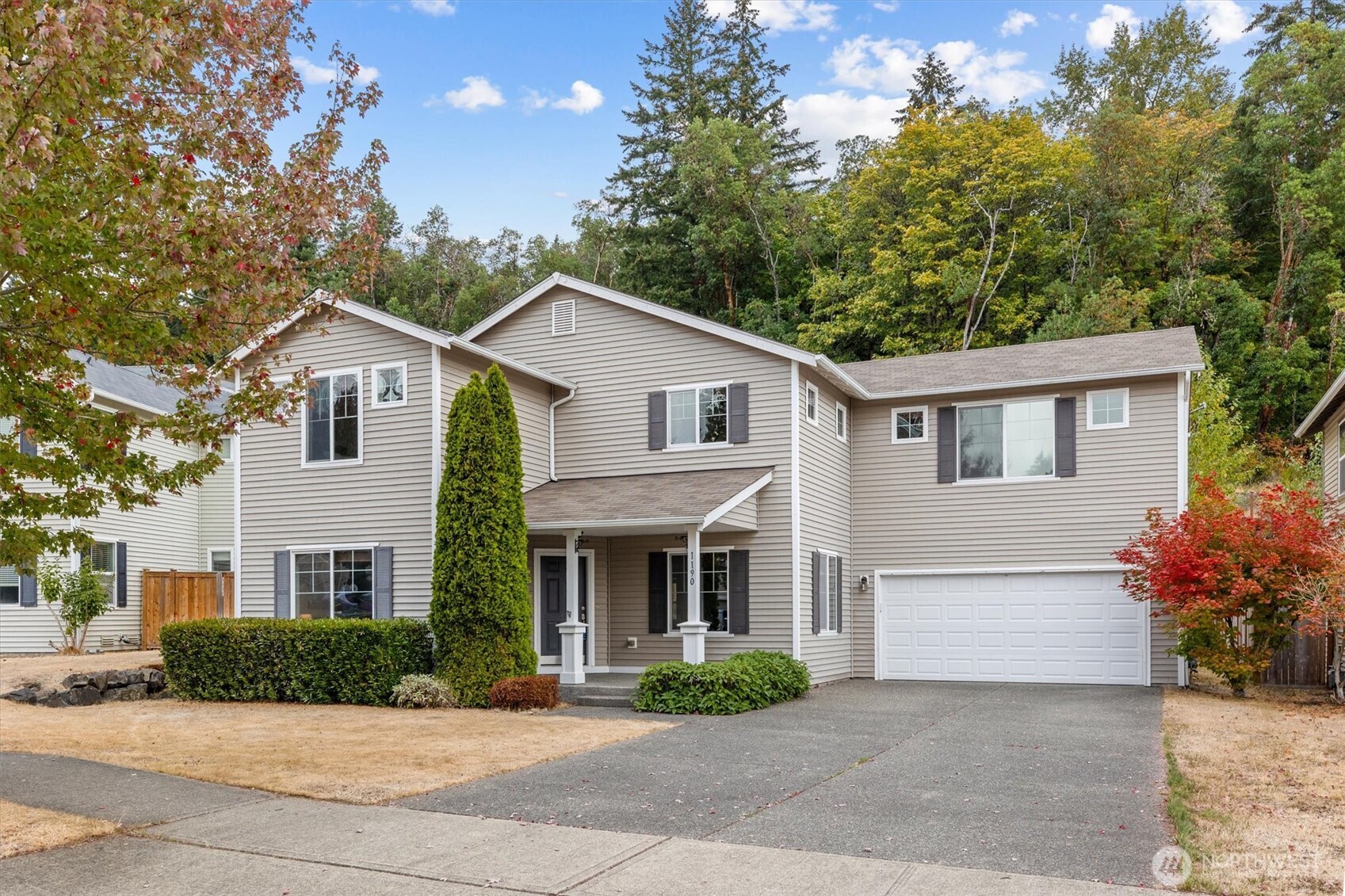 1190 Swan Loop Property Photo 1