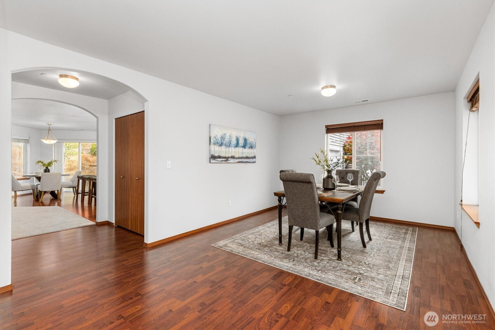 1190 Swan Loop Property Photo 4