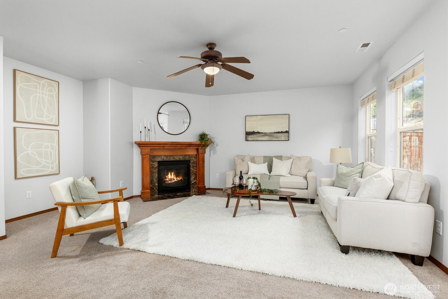 1190 Swan Loop Property Photo 7
