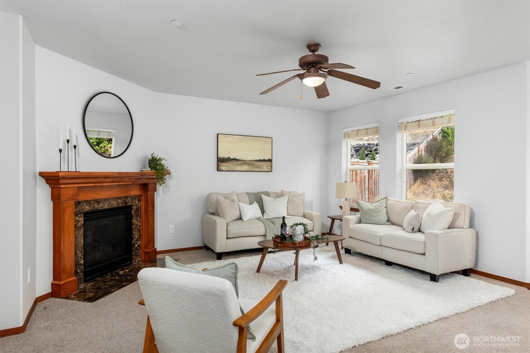 1190 Swan Loop Property Photo 8