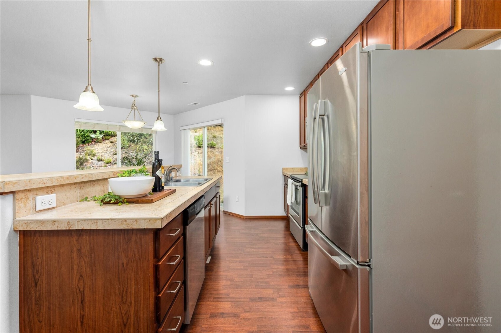1190 Swan Loop Property Photo 11