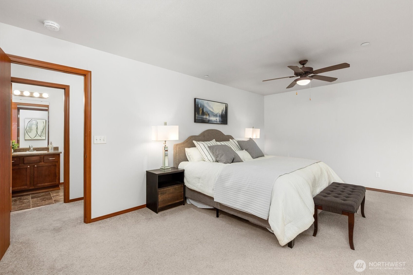1190 Swan Loop Property Photo 14