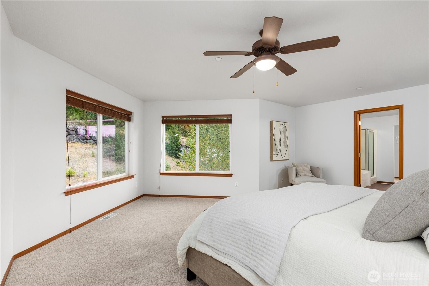 1190 Swan Loop Property Photo 15