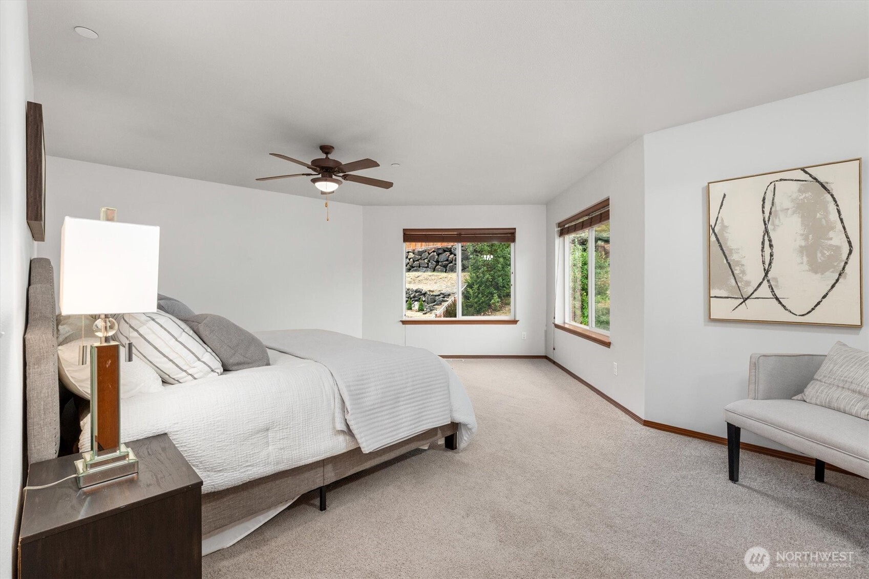 1190 Swan Loop Property Photo 16