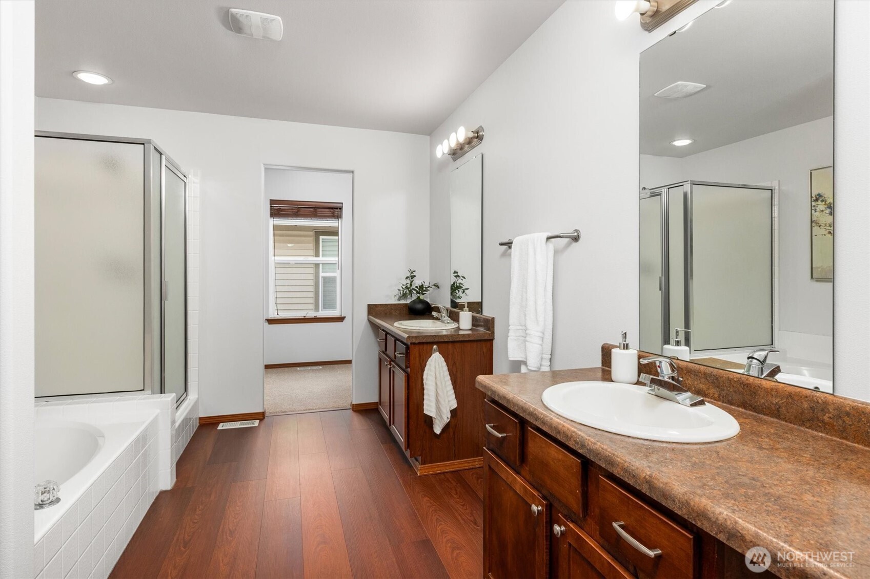 1190 Swan Loop Property Photo 17