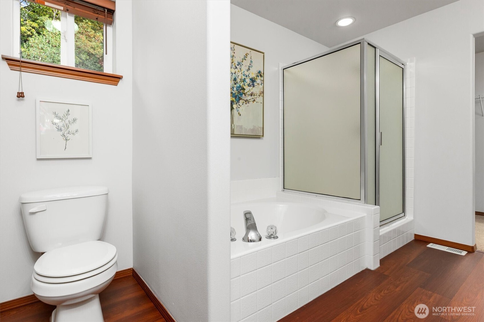 1190 Swan Loop Property Photo 18