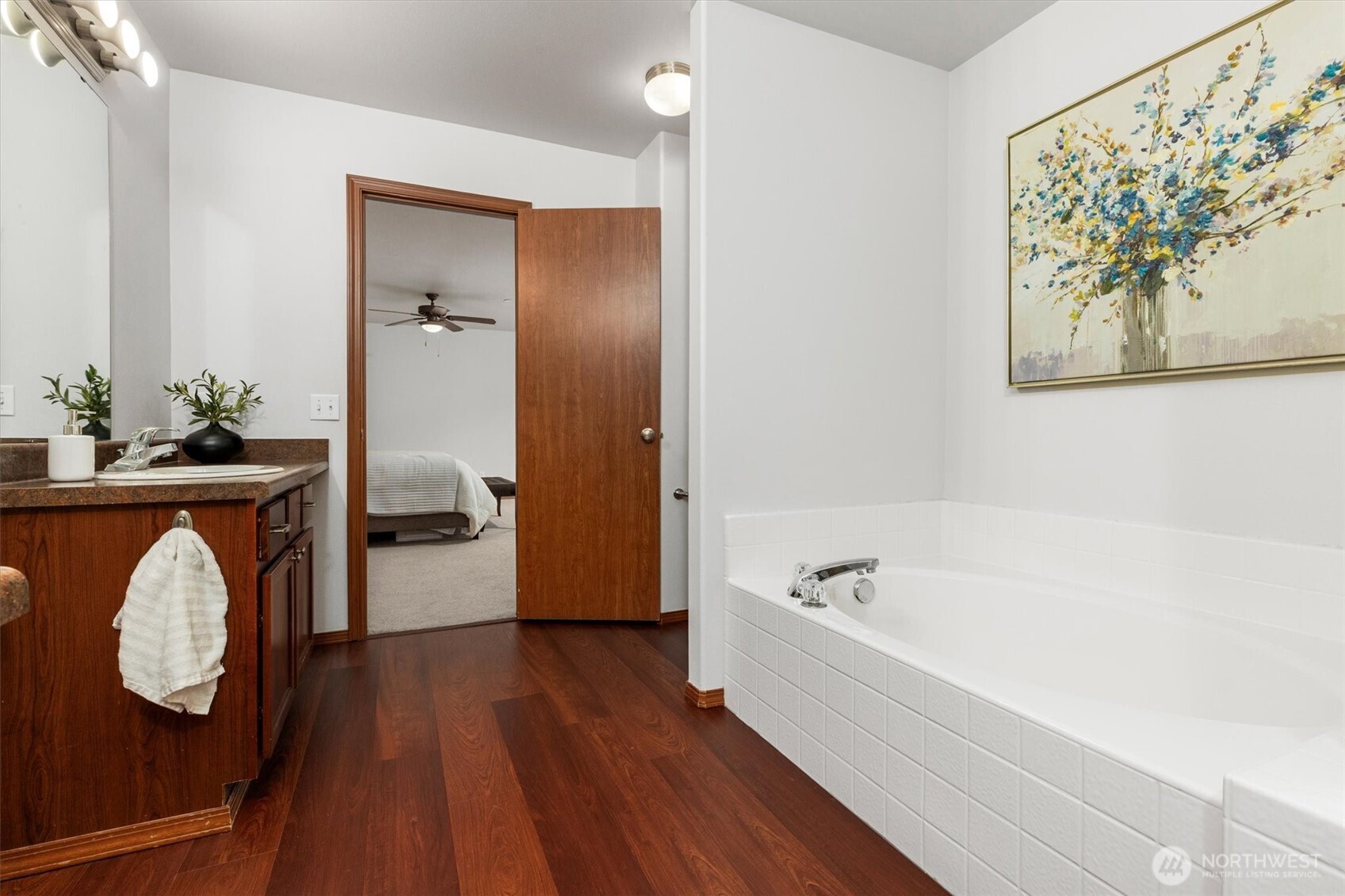 1190 Swan Loop Property Photo 19