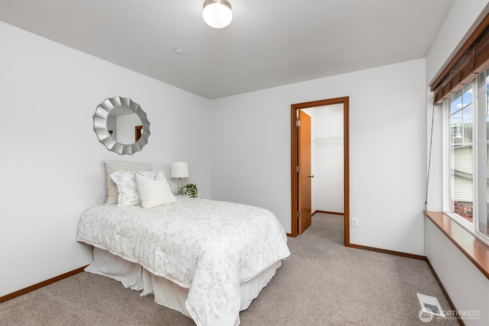 1190 Swan Loop Property Photo 20