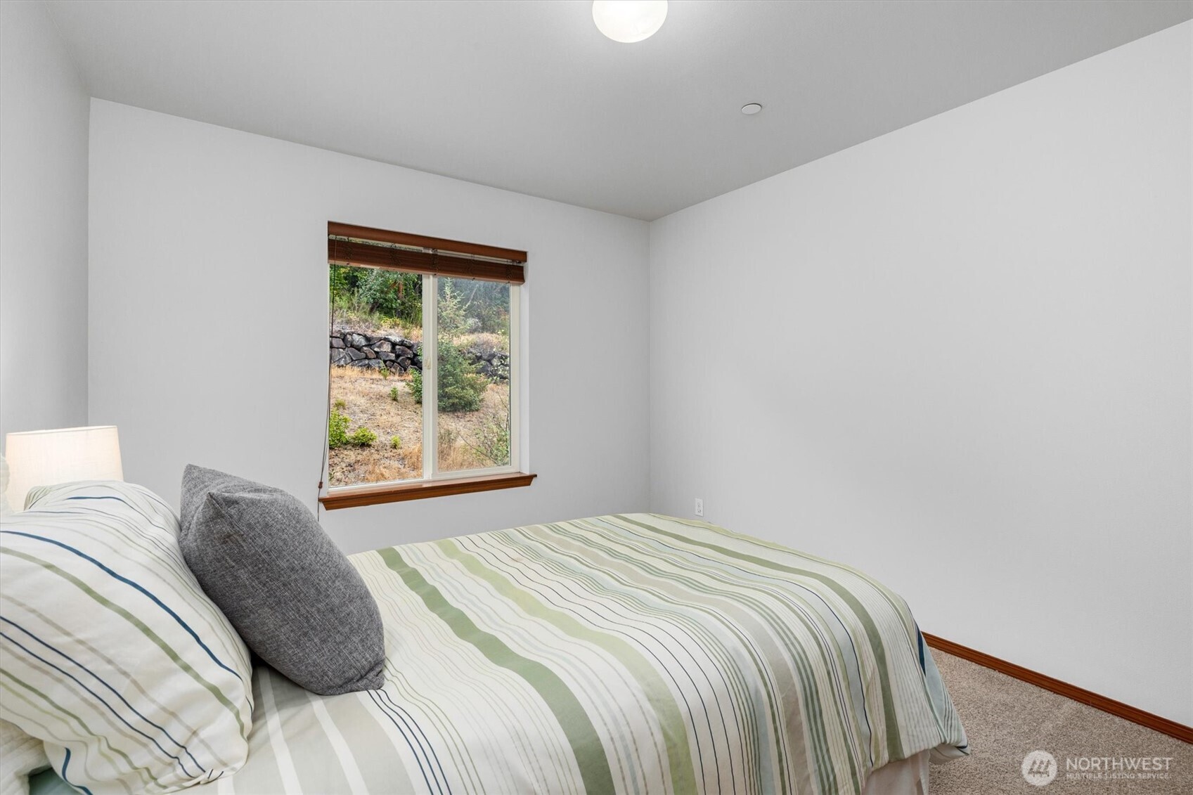 1190 Swan Loop Property Photo 22