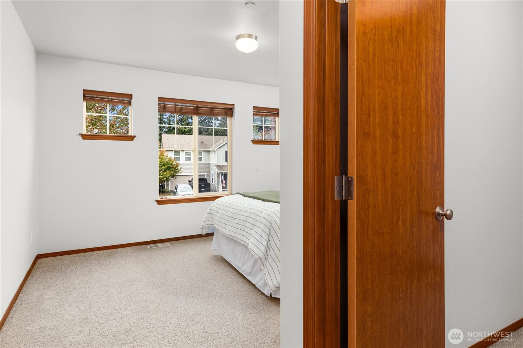 1190 Swan Loop Property Photo 27