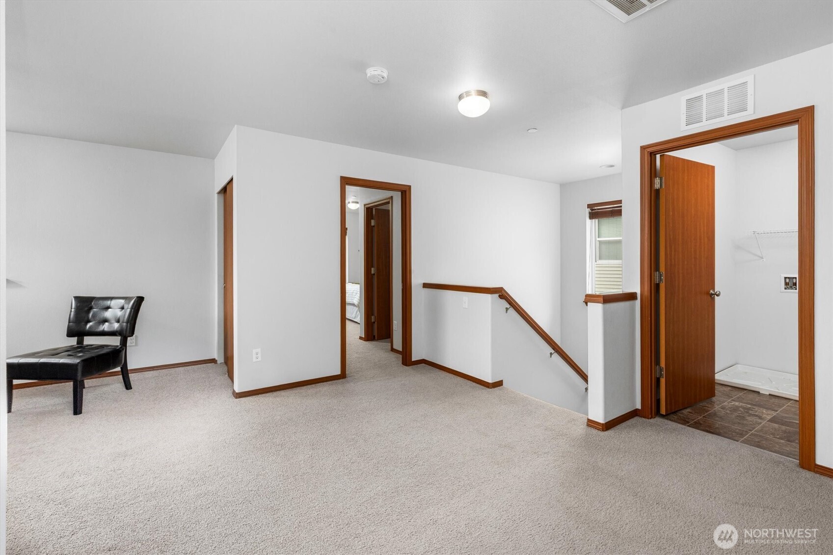 1190 Swan Loop Property Photo 31