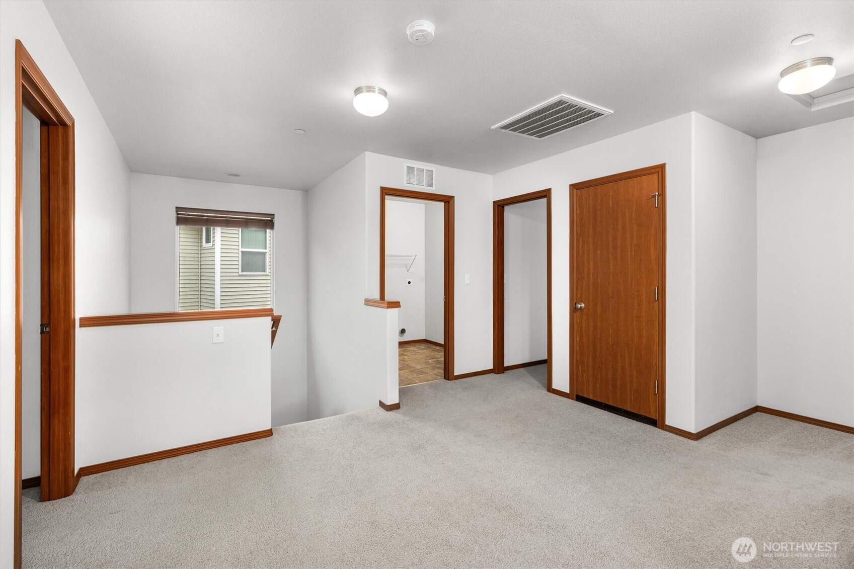 1190 Swan Loop Property Photo 32