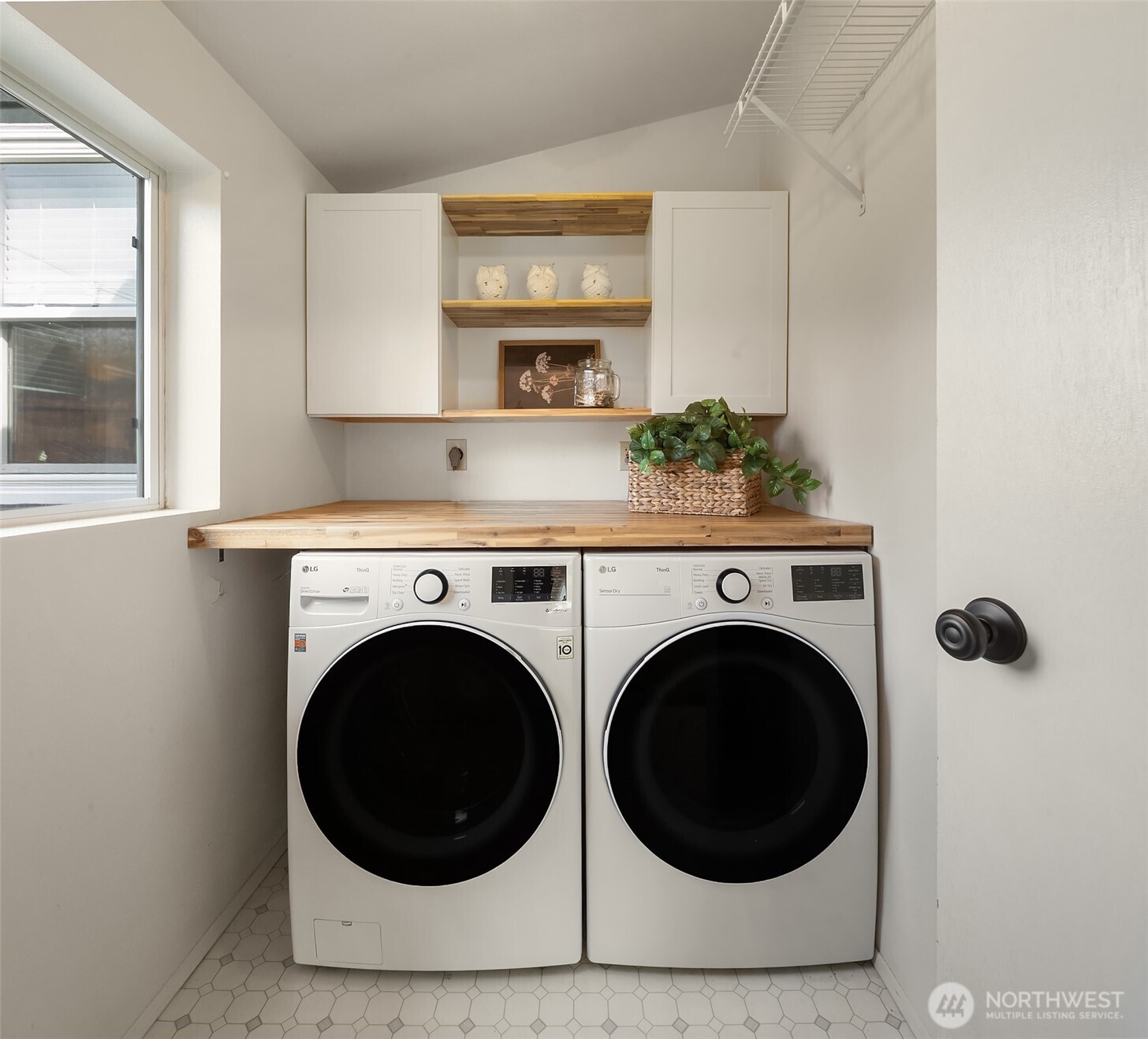 5810 Commercial Avenue Property Photo 16