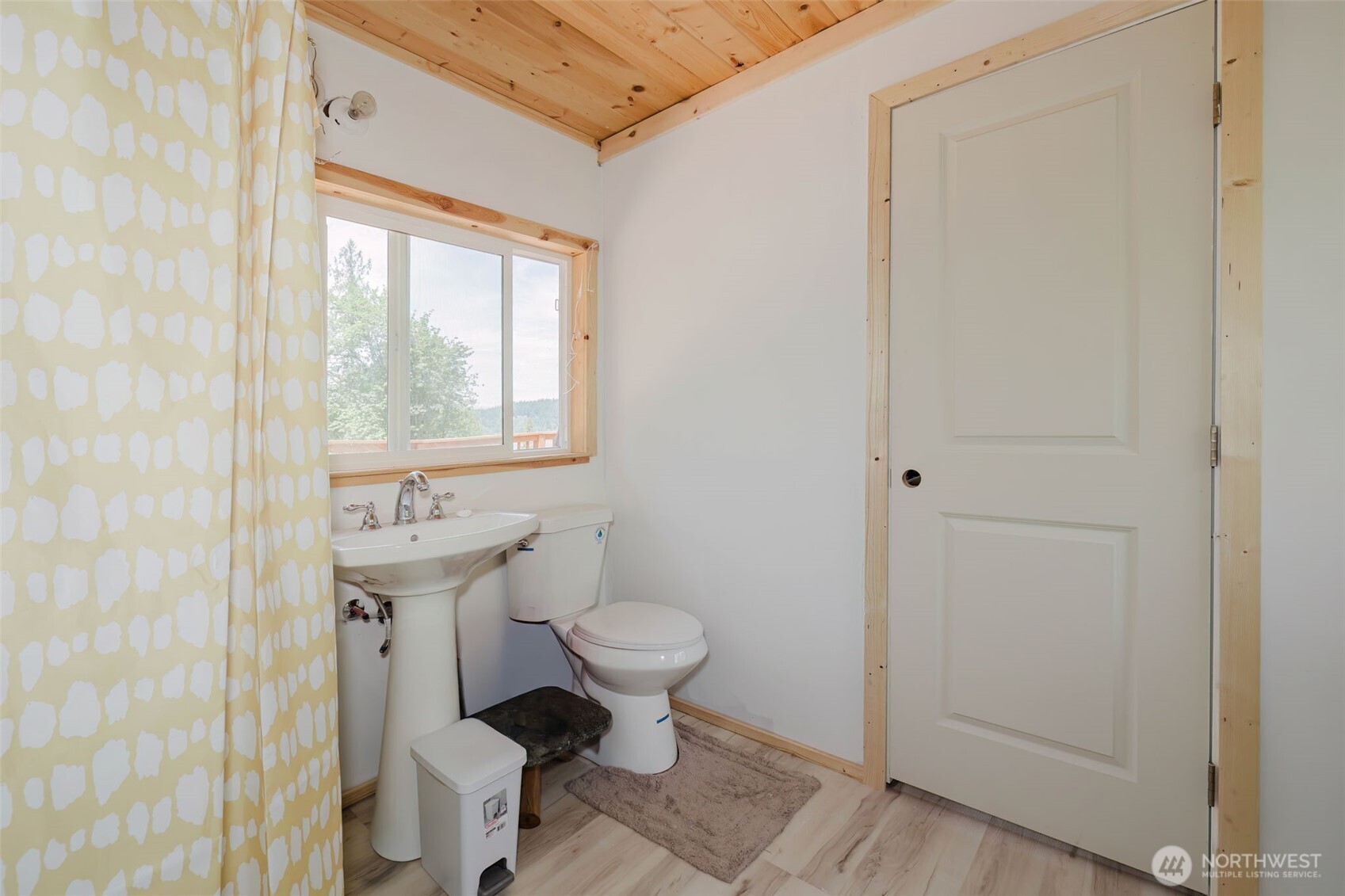 200 E Cove Drive Property Photo 18