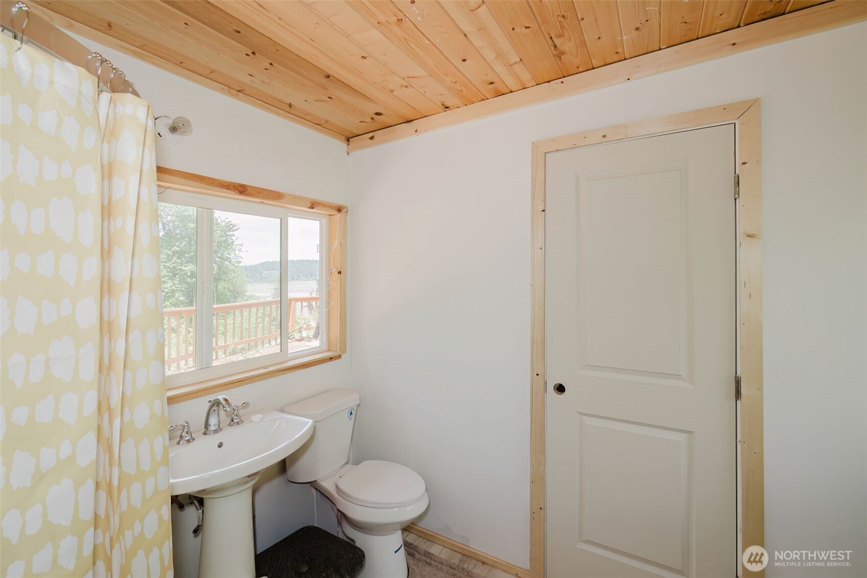 200 E Cove Drive Property Photo 19