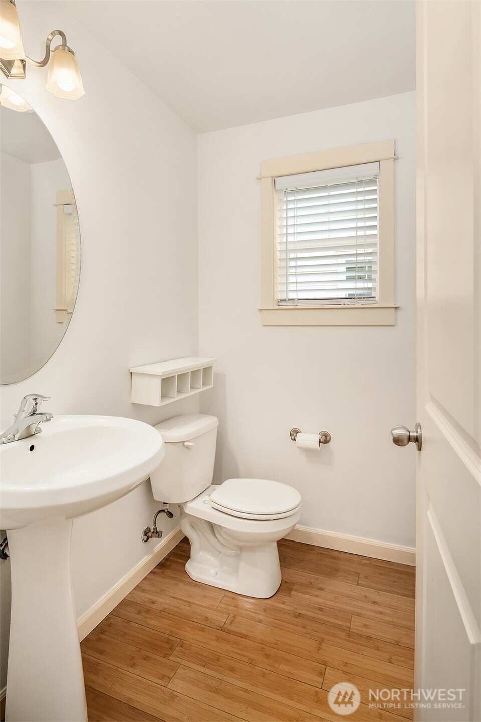 1406 N Northgate Way B Property Photo 13