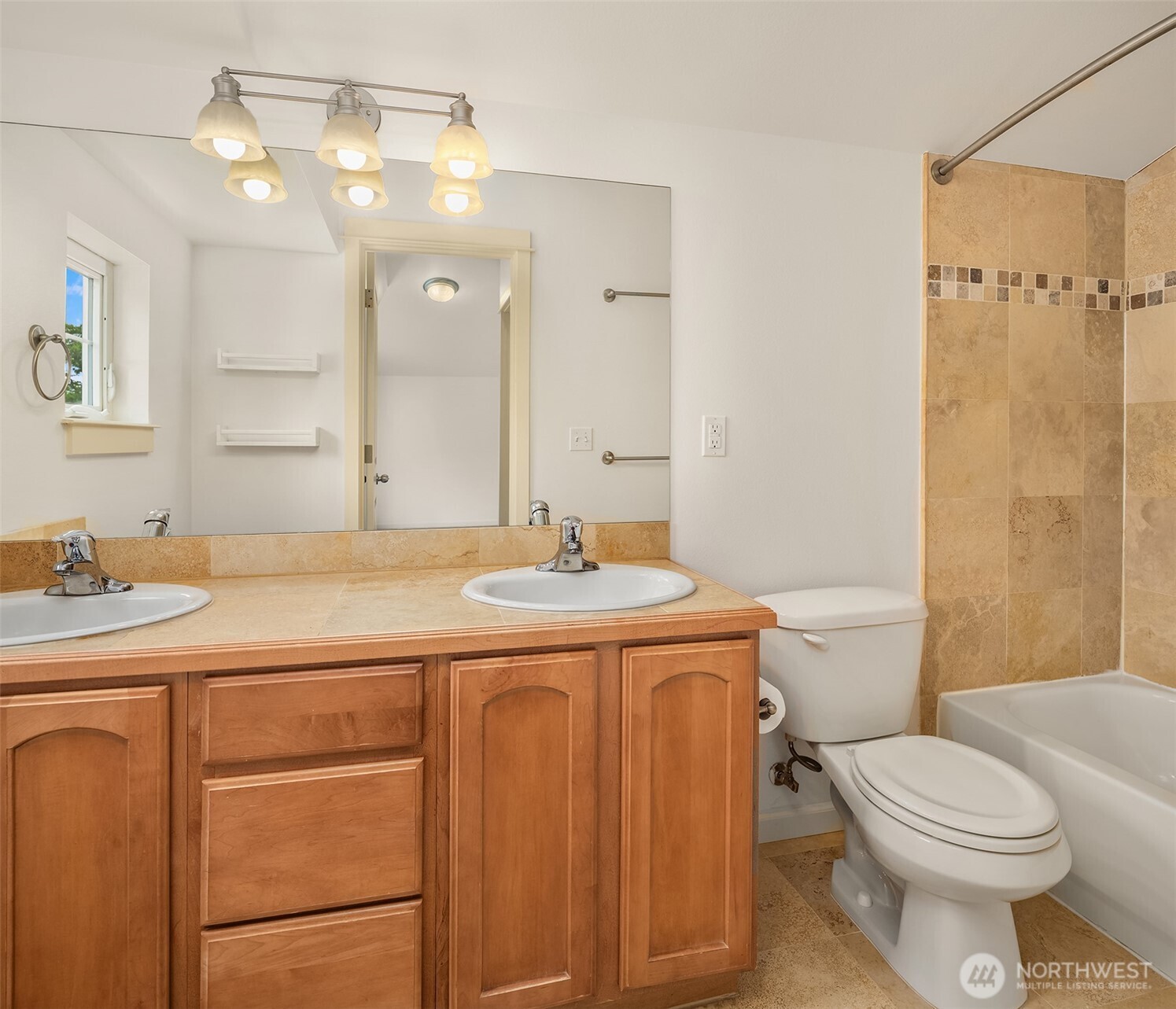 1406 N Northgate Way B Property Photo 16